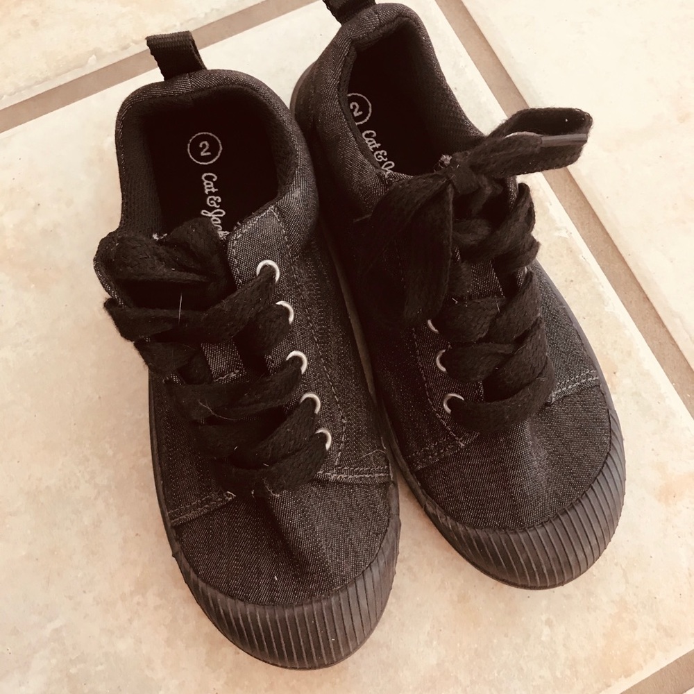 Cat and Jack boy shoes Size 2 - Like New
